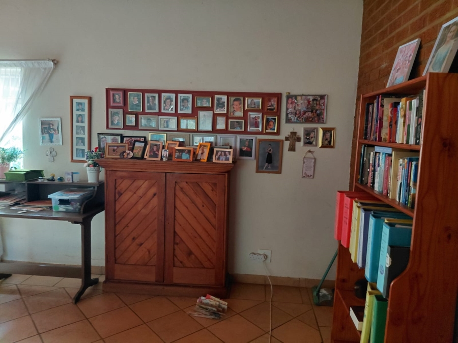 5 Bedroom Property for Sale in Roodekopjes Ah North West